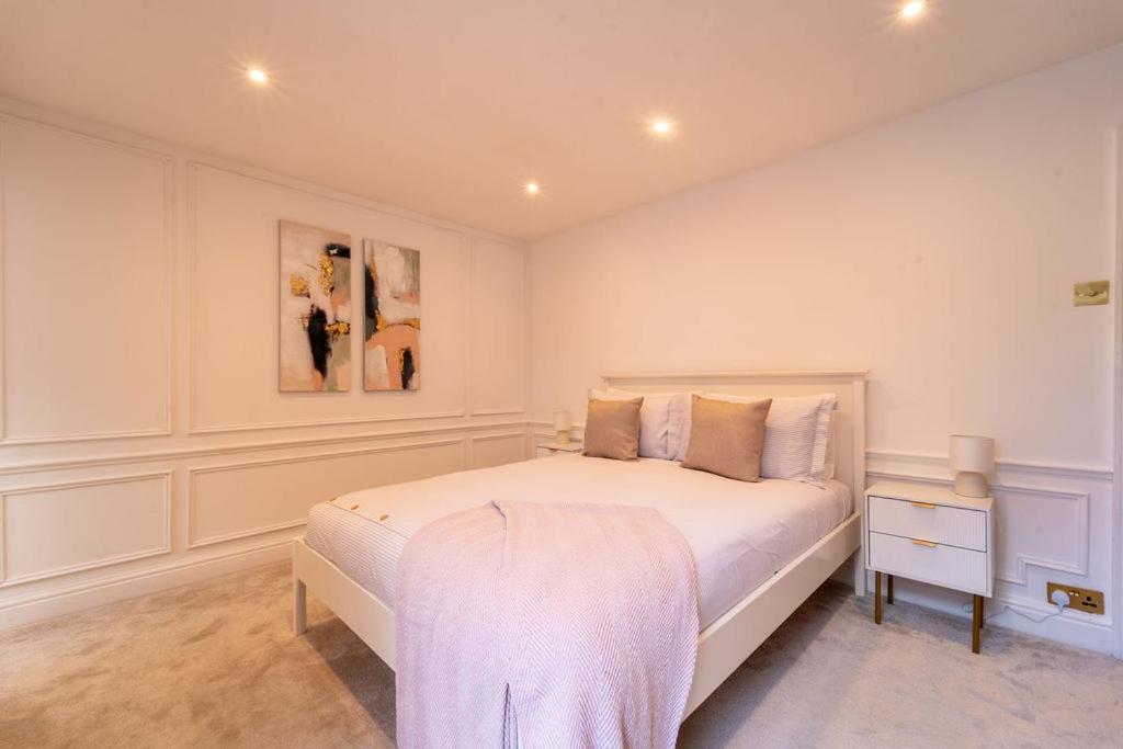 Elegant 3 Bedroom Home In The Centre Of Cheltenham Ngoại thất bức ảnh